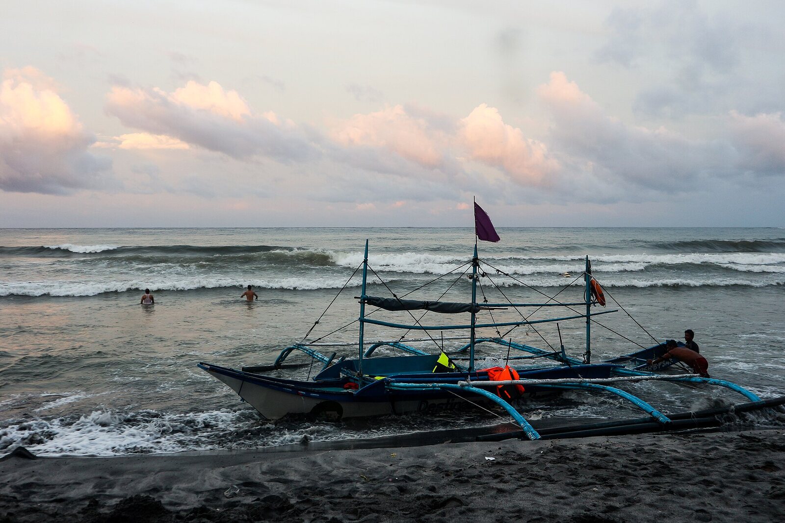 Beaches Near Manila: Where to Go for a Day, a Night or a Long Weekend