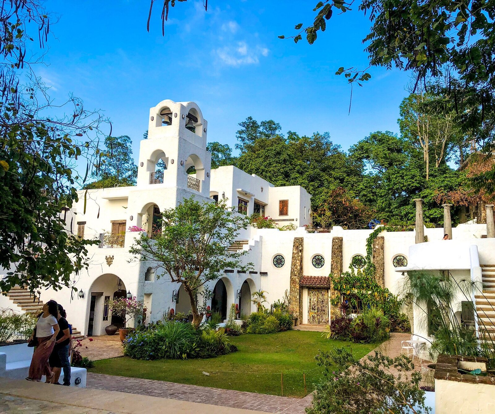 Pinto's courtyards