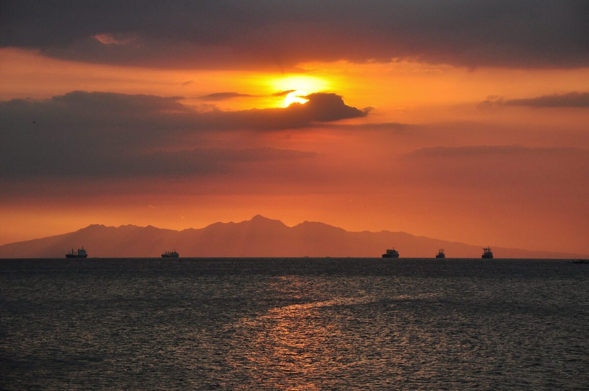 Manila Bay at sunset